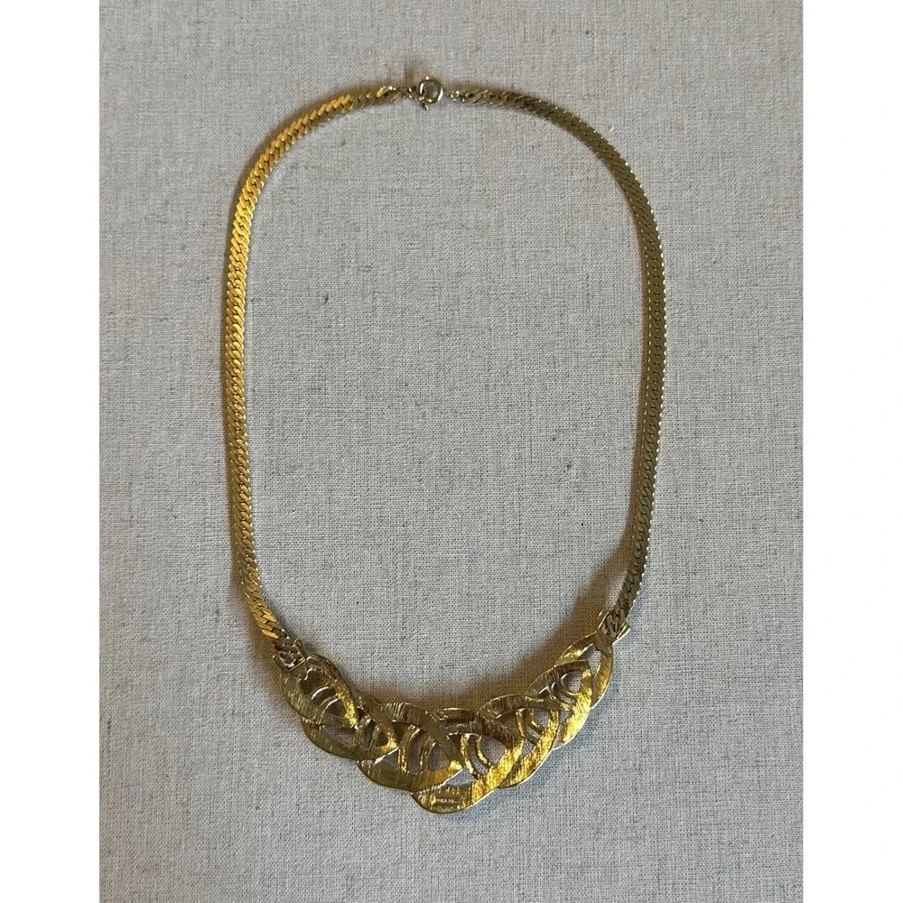 Trifari VTG Gold Tone Cream‎ Enamel Choker Necklace Herringbone 17